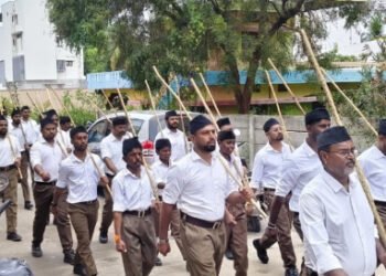 ರಾಮನಗರದಲ್ಲಿ RSS ಕಾರ್ಯಕರ್ತರಿಂದ ಆಕರ್ಷಕ ಪಥಸಂಚಲನ: ಬಿಗಿ ಪೊಲೀಸ್ ಬಂದೋಬಸ್ತ್!