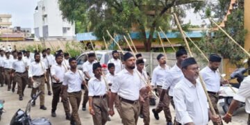 ರಾಮನಗರದಲ್ಲಿ RSS ಕಾರ್ಯಕರ್ತರಿಂದ ಆಕರ್ಷಕ ಪಥಸಂಚಲನ: ಬಿಗಿ ಪೊಲೀಸ್ ಬಂದೋಬಸ್ತ್!