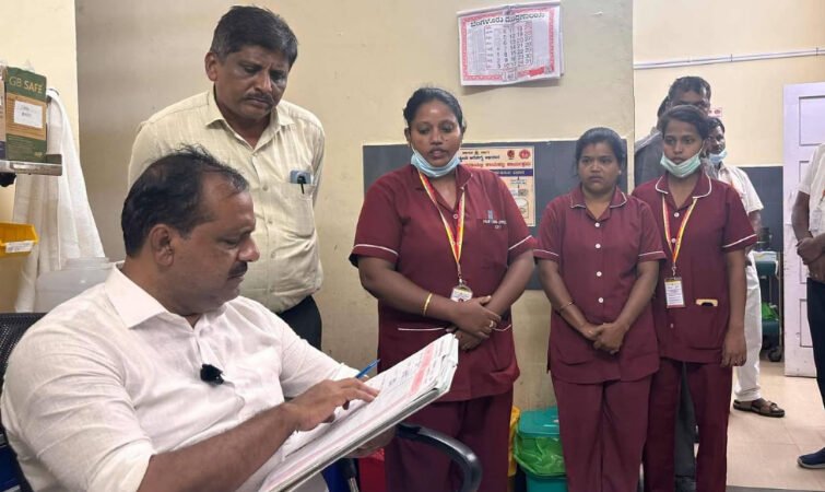 ರಾತ್ರಿ 2 ಗಂಟೆಗೆ ಚನ್ನಪಟ್ಟಣ ಆಸ್ಪತ್ರೆಗೆ ಸಚಿವ ಖಾದರ್ ಭೇಟಿ: ಸಿಬ್ಬಂದಿಗೆ ತರಾಟೆ