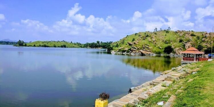 ಕಾಲೇಜು ಮುಗಿಸಿ ಕೆರೆಯಲ್ಲಿ ಈಜಲು ಹೋದ ಇಬ್ಬರು ವಿದ್ಯಾರ್ಥಿಗಳು ನೀರುಪಾಲು!