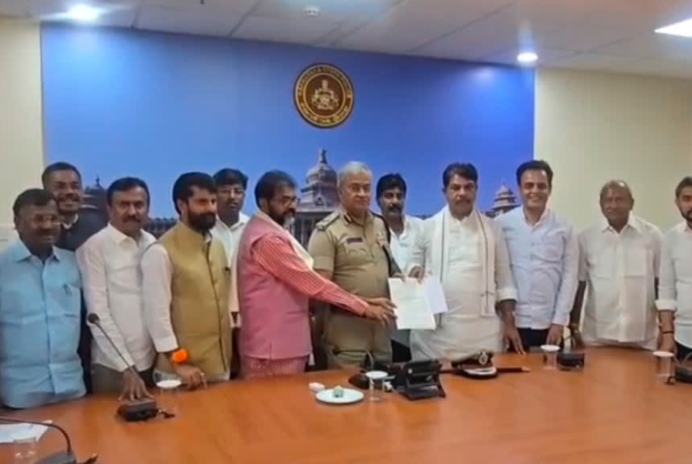 ಸಿಎಂ, ಸಚಿವರ ವಿರುದ್ಧ FIR ದಾಖಲಿಸಿ ಕ್ರಮ ಕೈಗೊಳ್ಳಿ: ಚುನಾವಣಾಧಿಕಾರಿ ಕಚೇರಿ ಧರಣಿ ವಿರುದ್ಧ ಬಿಜೆಪಿ ಆಕ್ಷೇಪ