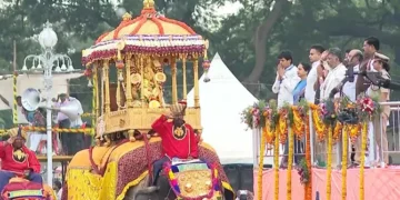 ವೈಭವದಿಂದ ಸಂಪನ್ನಗೊಂಡ ಮೈಸೂರು ದಸರಾ ಜಂಬೂಸವಾರಿ; ಮೊದಲ ಬಾರಿಗೆ ಚಿನ್ನದ ಅಂಬಾರಿ ಹೊತ್ತ ಪ್ರಶಾಂತ