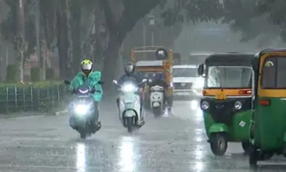 ಬೆಂಗಳೂರಲ್ಲಿ ಭಾರಿ ಮಳೆ: ಕೆ.ಆರ್. ಮಾರ್ಕೆಟ್‌ ರಸ್ತೆ ಜಲಾವೃತ, ವಾಹನ ಸವಾರರು ಪರದಾಟ!