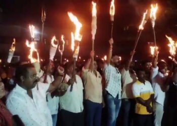ಮೆಸ್ಕಾಂ ವೈಫಲ್ಯ ಖಂಡಿಸಿ ಉಡುಪಿಯಲ್ಲಿ ಬಿಜೆಪಿಯಿಂದ ಪಂಜಿನ ಮೆರವಣಿಗೆ!