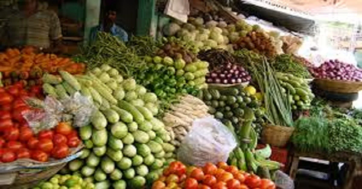 Vegetable Price: ಬೆಂಗಳೂರಿನಲ್ಲಿ ಗಗನಕ್ಕೇರಿದ ತರಕಾರಿ ದರ, ಟೊಮೆಟೊ ಬೆಲೆ ರೇಟ್ ಎಷ್ಟು ಗೊತ್ತಾ?
