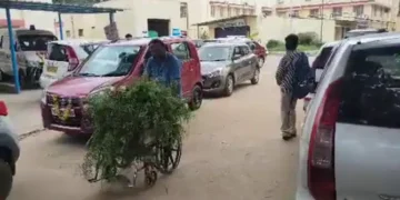 ನೆಲಮಂಗಲ ಸರ್ಕಾರಿ ಆಸ್ಪತ್ರೆಯಲ್ಲಿ ವ್ಹೀಲ್ ಚೇರ್‌ನಲ್ಲಿ ಕಸ ಸಾಗಣೆ!