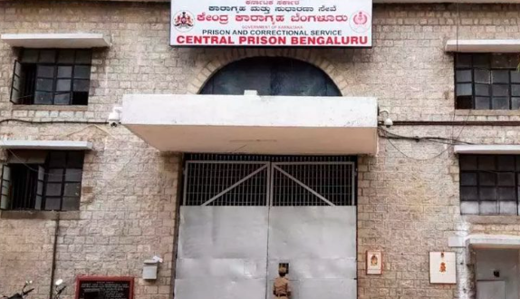 ಪರಪ್ಪನ ಅಗ್ರಹಾರ ಜೈಲಿನಲ್ಲಿ ಮತ್ತೆ ಮೊಬೈಲ್, ಸಿಮ್ ಕಾರ್ಡ್ ಪತ್ತೆ: FIR ದಾಖಲು